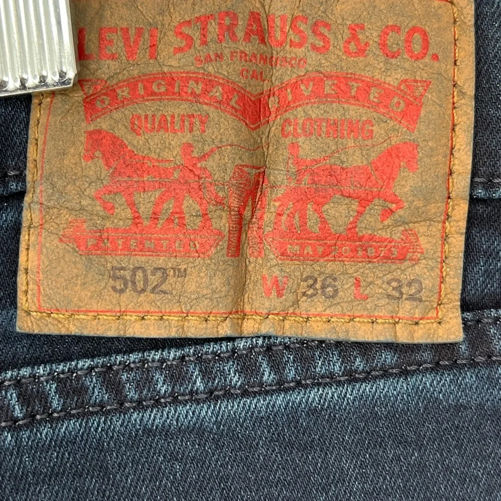 LEVI 502 TAPER FIT SOFT JEANS WITH STRETCH SO MOVES WITH YOU ABD LOOKS‎ GREAT